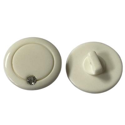 Bottoni di stinco decorativi della resina di plastica Ring Design With Fake Diamond sul fronte 30L