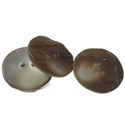Bottoni di camicia brillanti pieni di ZAZZERA con il foro due nella progettazione irregolare del fronte di 18mm