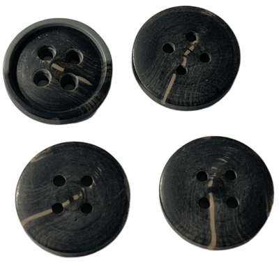 il Faux Horn del foro della tuta sportiva quattro del cappotto di 15mm si abbottona con l'orlo
