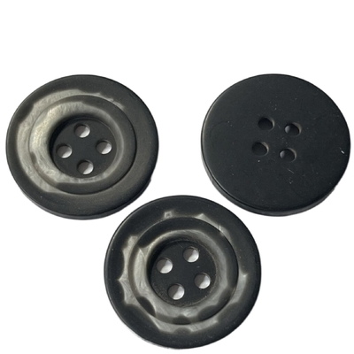 bottoni d'imitazione di 34.3mm Horn con un uso di 4 fori per la tuta sportiva del cappotto