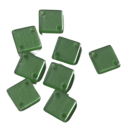 Resina operata 2-Holes dei bottoni quadrati su ordinazione di colore verde nell'uso di 6*6mm per Diy